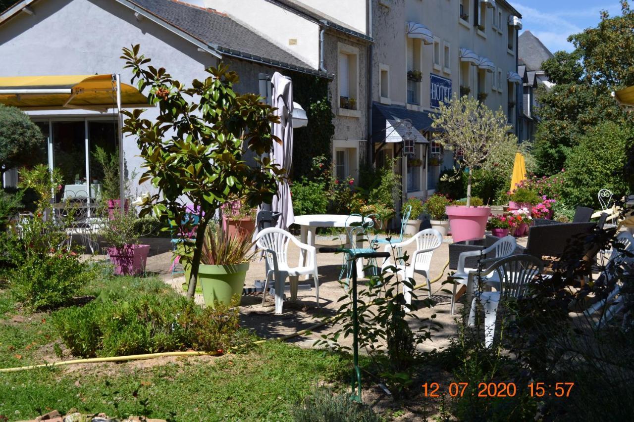 Hotel Le Castel Brissac-Quince Exteriör bild