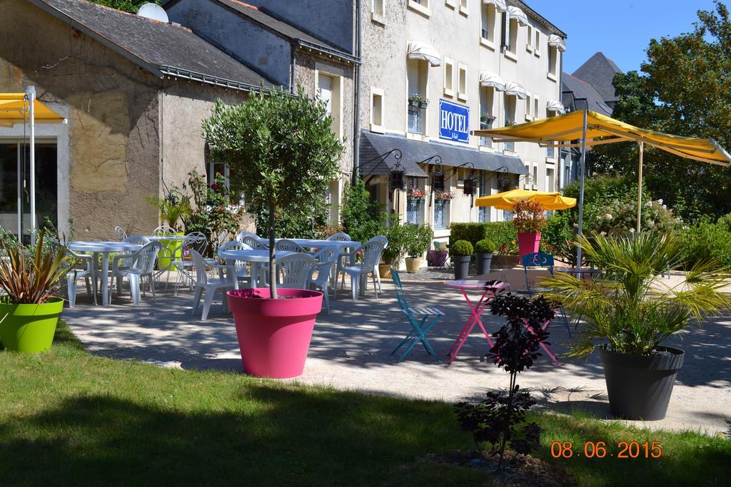 Hotel Le Castel Brissac-Quince Exteriör bild