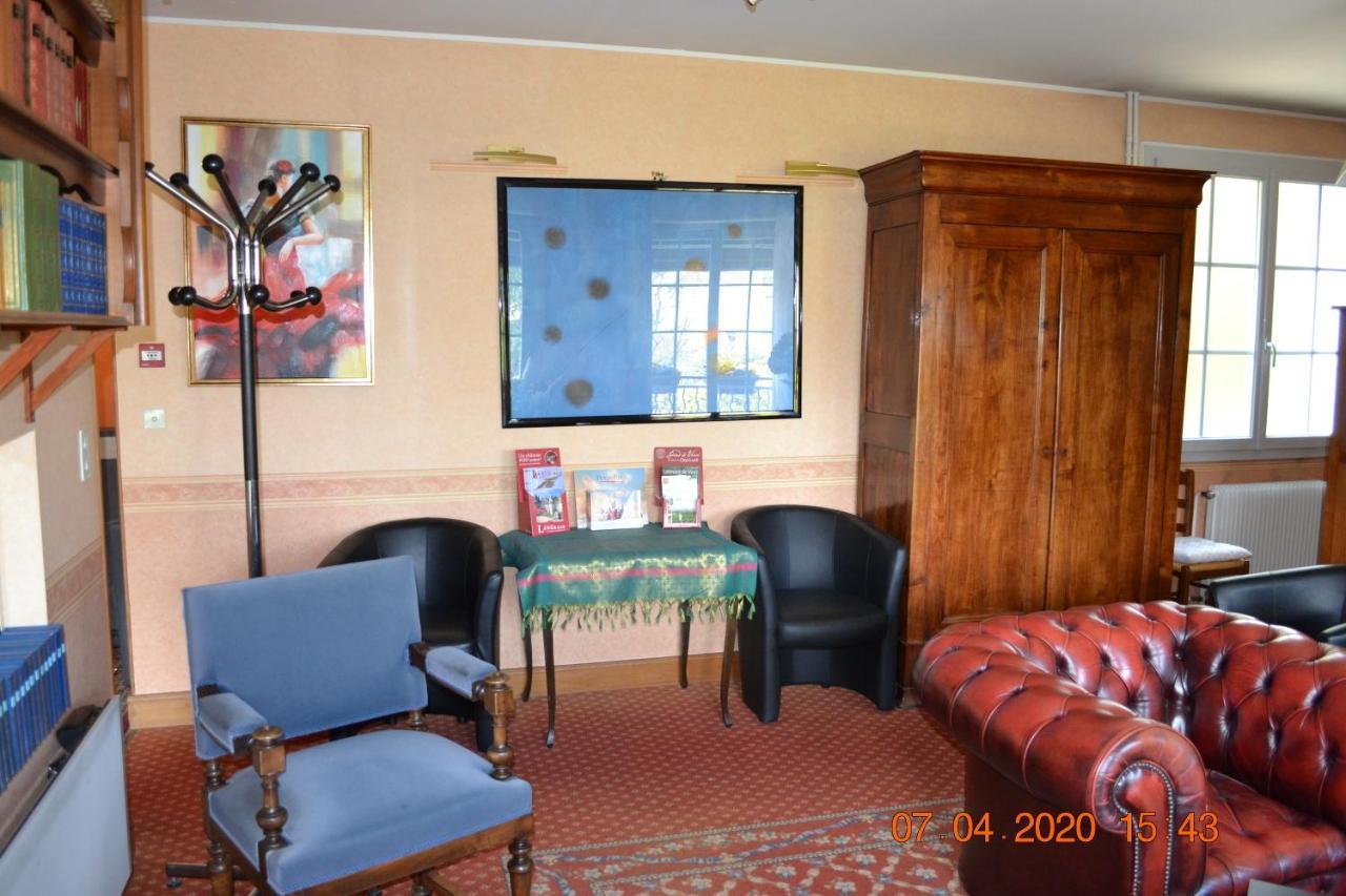 Hotel Le Castel Brissac-Quince Exteriör bild