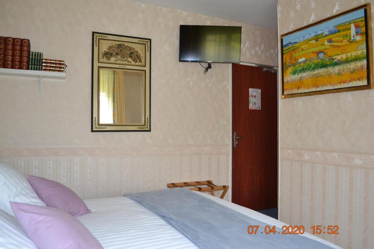 Hotel Le Castel Brissac-Quince Exteriör bild